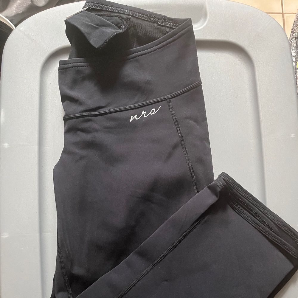 NRS Hydroskin Neoprene Capri Length Paddling Pants